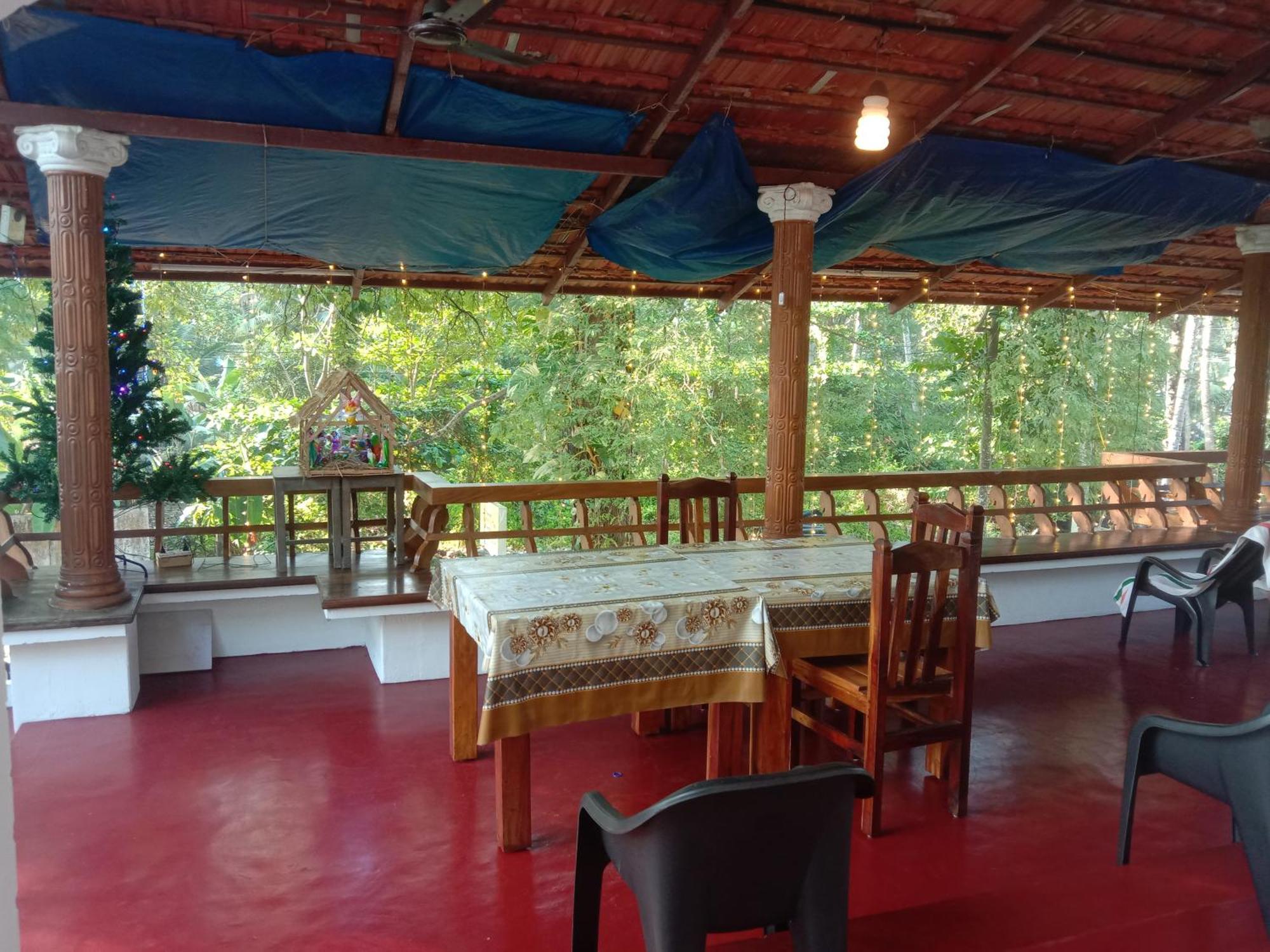 'Marari Johns Homestay' Mararikulam, Alappuzha Eksteriør billede